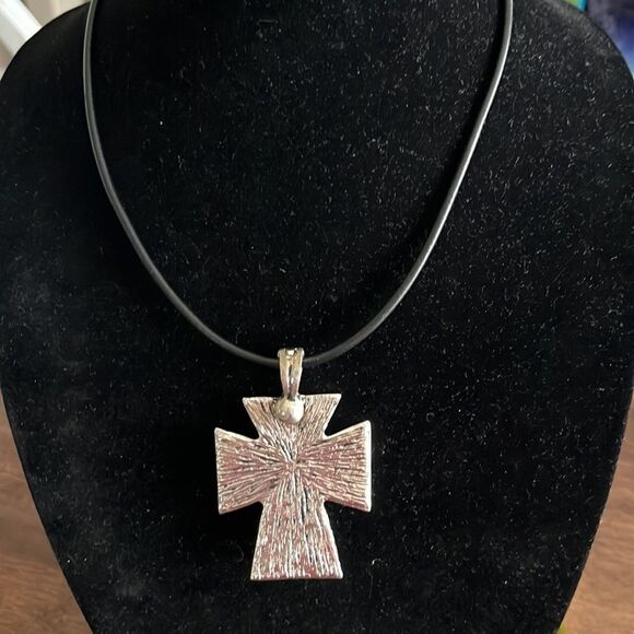 18 in. Black Cord Necklace with 5” Silver Tone Pendant with Beaded… - Picture 12 of 15